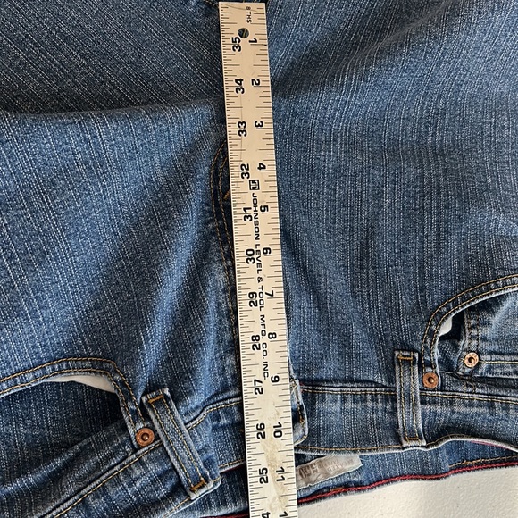 Levi’s Ladies 550 Relaxed Tapered Jeans, Size 10 M - Picture 8 of 10